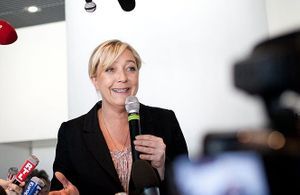 Laurent Ruquier contraint d’inviter Marine Le Pen 