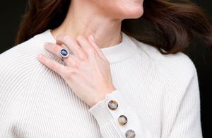 Les bagues de fiançailles colorées : la nouvelle tendance qui s’impose chez les célébrités 