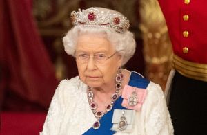 Elizabeth II : le choix de sa couronne était un message adressé à Donald Trump