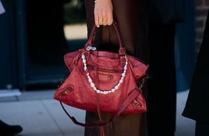 Ces sacs emblématiques des années 2000 font leur grand retour 