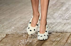 Cet imprimé rétro s’impose sur nos chaussures cette saison 