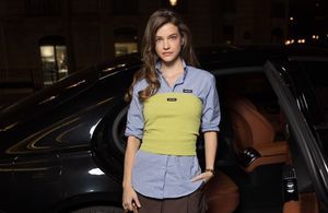 Voici la façon la plus stylée de porter une chemise en 2025