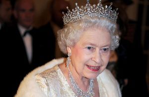 L’incroyable secret autour de la tiare de la reine Elizabeth II