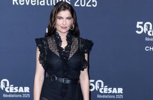 Pour la Saint-Valentin, on adopte la tendance de la lingerie apparente comme Laetitia Casta et Carla Bruni