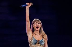 Taylor Swift, Charli XCX, Sabrina Carpenter... En 2024, ces chanteuses ont transformé la mode