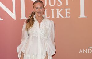 À Paris, Sarah Jessica Parker réhabilite les chaussures fétiches de Carrie Bradshaw