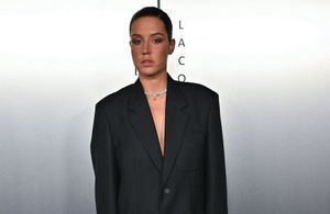 Adèle Exarchopoulos remet au goût du jour la tendance « no pants » à Cannes
