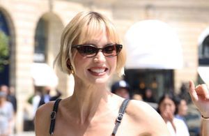 Angèle, rayonnante dans cet indispensable du vestiaire féminin au défilé Chanel
