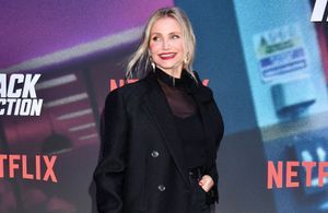 Après dix ans d’absence, Cameron Diaz signe son retour sur le tapis rouge dans un look oversize chic et élégant 