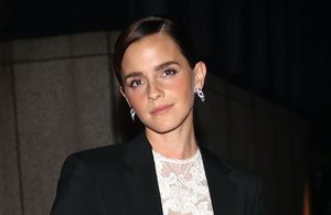 Emma Watson succombe aux incontournables mode de la Française