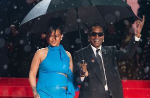 Enceinte, Rihanna fait son retour à Cannes en robe sculpturale Alaïa 