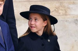  Funérailles d’Elisabeth II : cette broche portée par Charlotte en hommage à son arrière-grand-mère