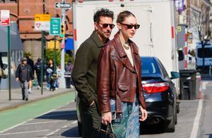 Gigi Hadid porte cette veste lors de ses dates avec Bradley Cooper