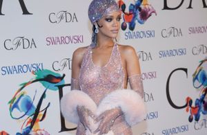 Histoire d’une tenue : l'étonnant regret de Rihanna vis-à-vis de sa robe transparente