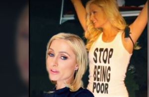 Histoire d’une tenue : le grand mensonge derrière le t-shirt culte de Paris Hilton