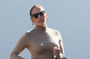 Jennifer Lopez opte pour un manteau d’hiver très original