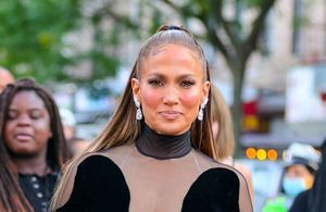Jennifer Lopez : sa robe cut-out est la plus tendance de l’été