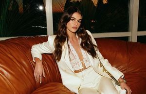 Kaia Gerber succombe au sac à charms 