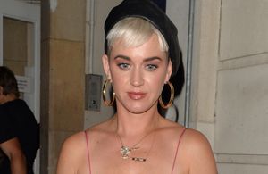 Katy Perry : peut-on nous aussi oser le combo nuisette + baskets ?