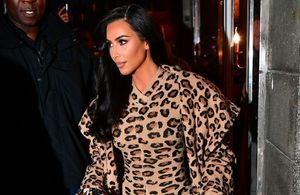 Kim Kardashian ose le total-look léopard