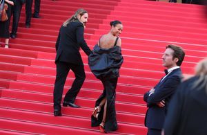 Le blouson en cuir, la pièce qui dédramatise le tapis rouge à Cannes cette saison