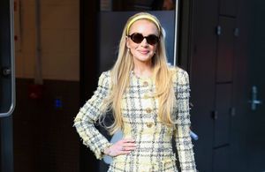 Lindsay Lohan ressuscite le style « Clueless » dans un ensemble preppy jaune