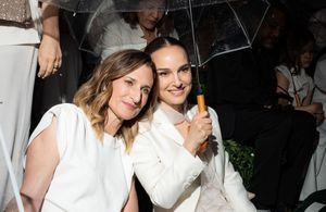 Natalie Portman, Camille Cottin, Deva Cassel … le front row immaculé du défilé Dior Croisière 2026