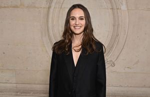 Natalie Portman porte le collier le plus tendance du moment