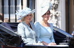 Pourquoi Camilla Parker Bowles et Kate Middleton portaient la même couleur à l’anniversaire de la reine ?