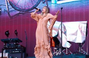 Suki Waterhouse, nouvelle icône du style boho chic