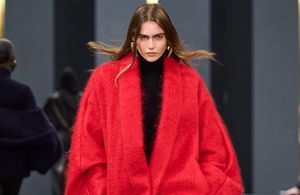Aperçue à la Fashion Week de Paris, la veste taille basse s’annonce comme le hit de l’automne prochain