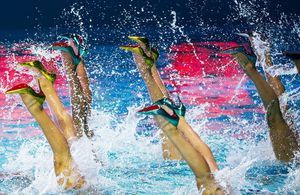 ELLE Debriefe – Fashion Week de Paris jour 4 : et soudain, Christian Louboutin plonge dans la piscine Molitor
