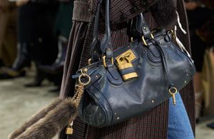 Phoebe Philo l’a créé, la Gen Z l’a ressuscité : Chloé parie sur le retour du Paddington, it-bag des 00's