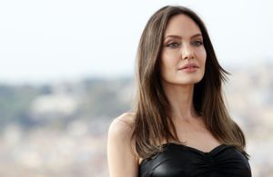Angelina Jolie époustouflante lors d’un shooting à Londres
