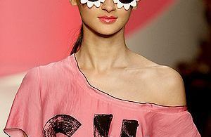 Fashion Week de Milan : voici les lunettes "fleurs" !