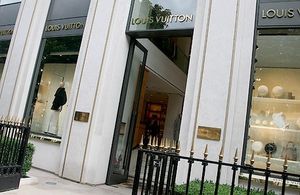 Victime de son succès, Vuitton ferme ses magasins plus tôt 
