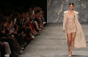 Bella Hadid fait ses débuts à la Fashion Week de Sydney