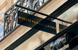 L’instant mode : John Galliano met l’accent sur les accessoires