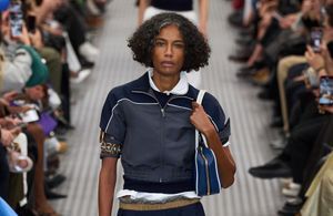 Track top : cette veste sera la base d’un layering printanier décontracté 