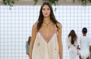 La robe de « grand-mère » signe son retour en grâce sur les podiums ce printemps