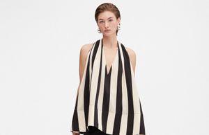 Ce top minimaliste est la nouvelle alternative sexy au classique débardeur blanc 