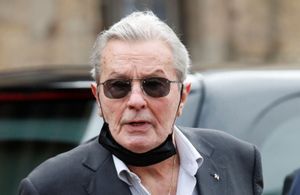 Alain Delon : cette raison pour laquelle il ne voulait pas dire qu'il avait un cancer