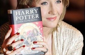 Après le succès d'Harry Potter, J.K. Rowling tourne la page