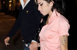 Amy Winehouse remplace son ex par un mystérieux jeune homme