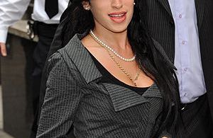 Amy Winehouse, trouvée dans son lit avec son ex par son père
