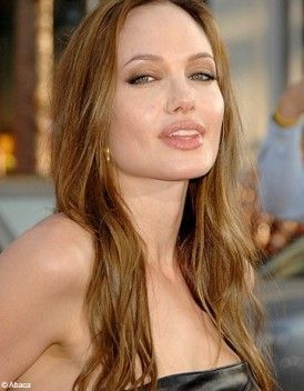 Angelina Jolie intronisée "plus belle femme du monde"