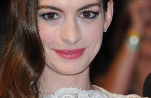 Anne Hathaway est fiancée