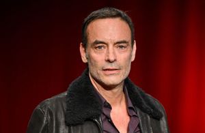 Anthony Delon partage une vidéo souvenir de Nathalie et Alain Delon, 4 ans après le décès de sa mère