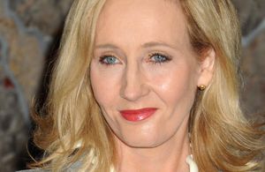 Attaquée par des fanatiques, J.K. Rowling défend le mariage gay