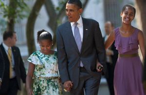Barack Obama : les garçons, n’approchez pas ses filles !